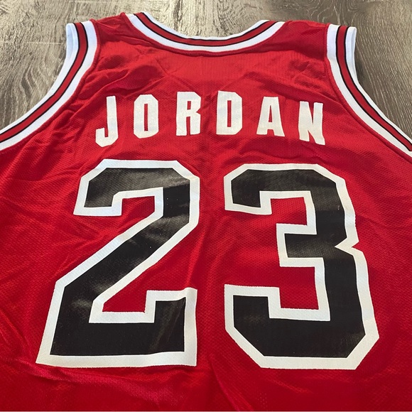 Michael Jordan True Vintage 90s Chicago Bulls Champion Jersey - Picture 10 of 13